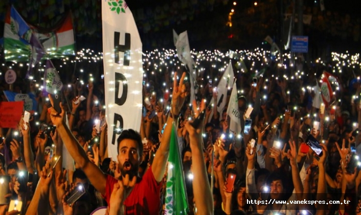 HDP İstanbul ve Diyarbakır'da 'Çözüm Biz’de’ mitingleri için alana iniyor
